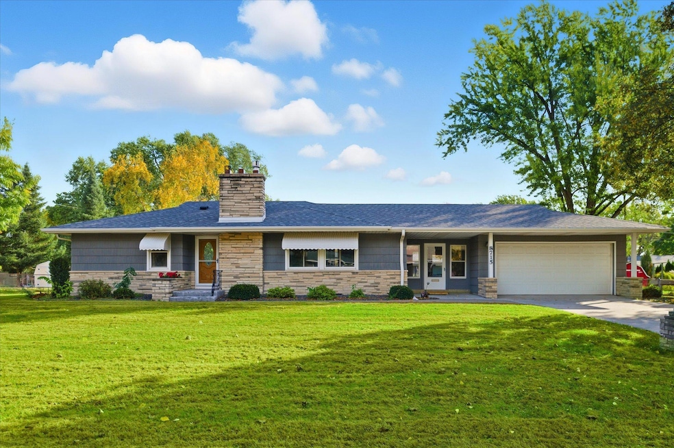 03-8715 2nd Ave S-3.jpg