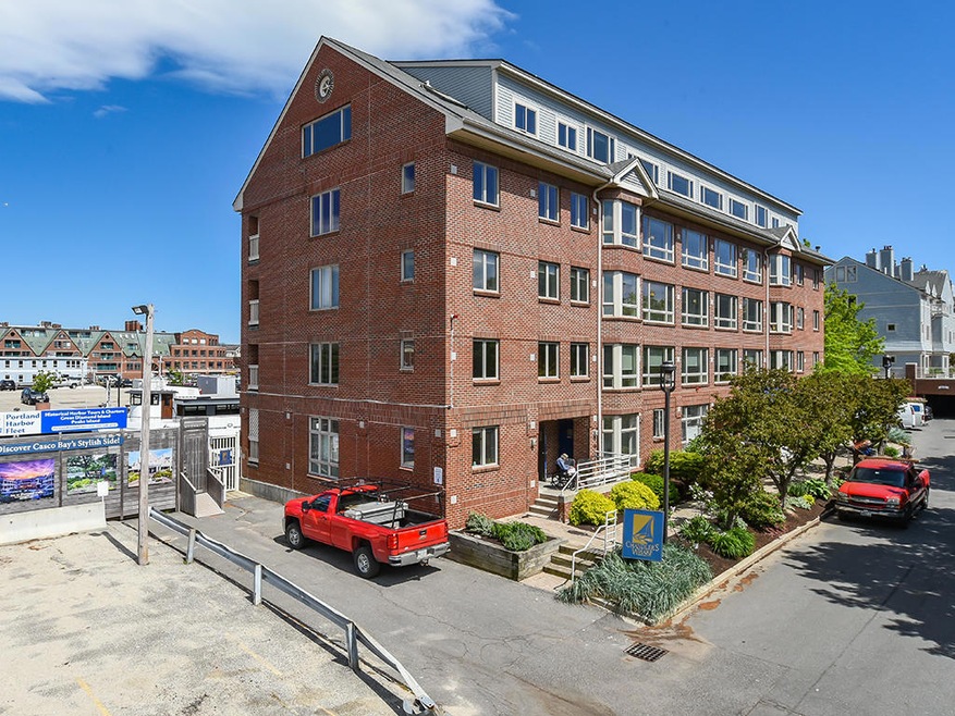 101-717ChandlersWharf
