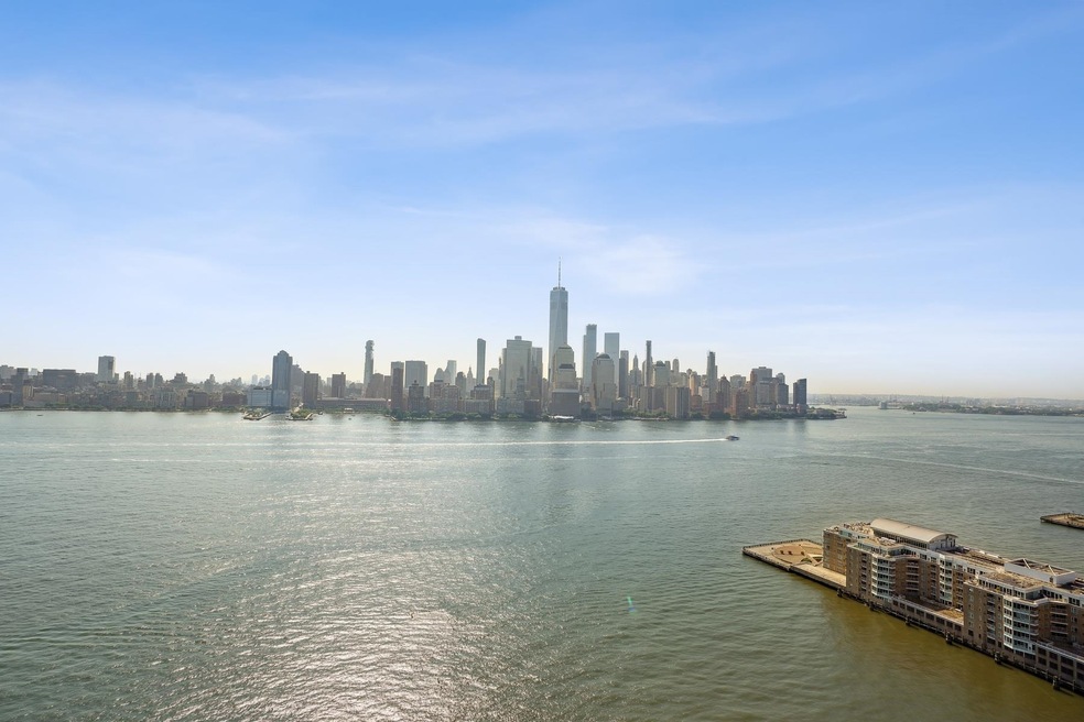 Crystal Point unit C1003, Jersey City, NJ 07302 - photo 1