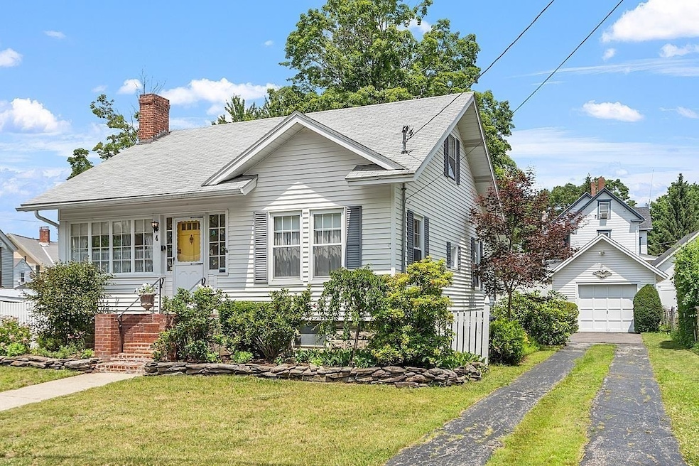 4 Ayer St, Nashua, NH 03064 - photo 1