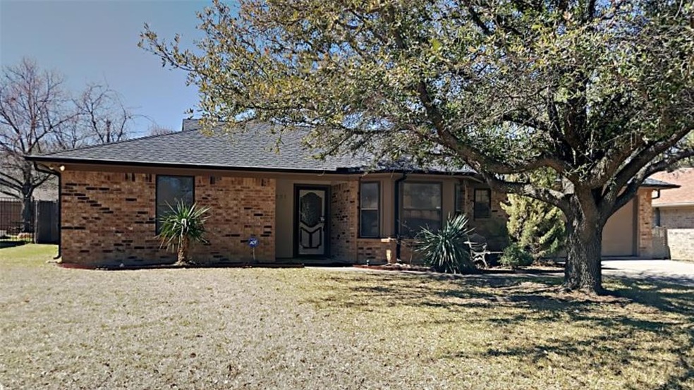 7621 Ford Dr, North Richland Hills, TX 76182 - photo 1