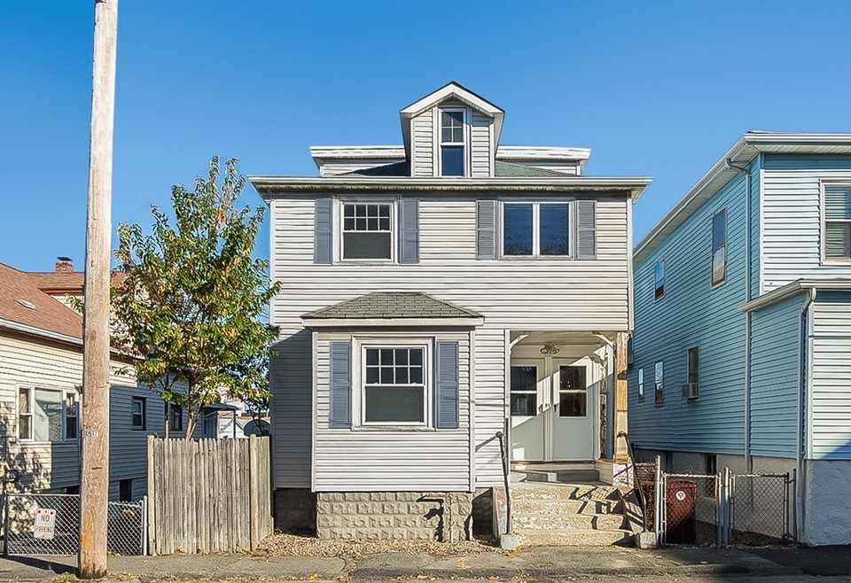 15 Avon St, Revere, MA 02151 - photo 1