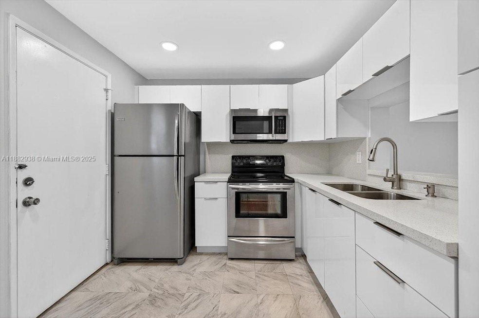 1000 NE 12th Ave unit 304, Hallandale Beach, FL 33009 - photo 1