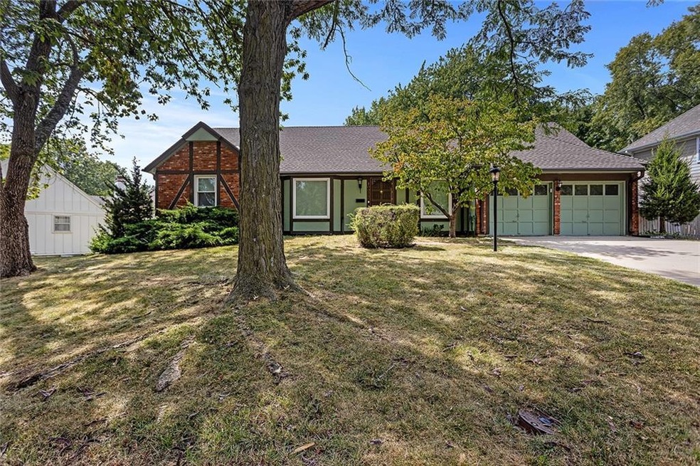 10028 Monrovia St, Lenexa, KS 66215 - photo 1