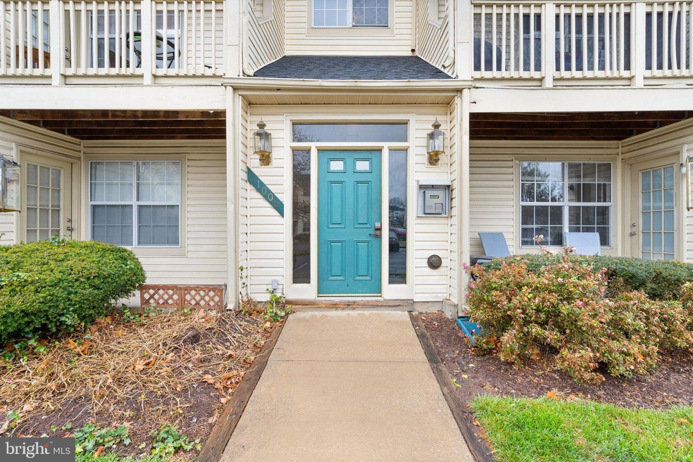11006 Koman Cir unit 302, Manassas, VA 20109 - photo 1