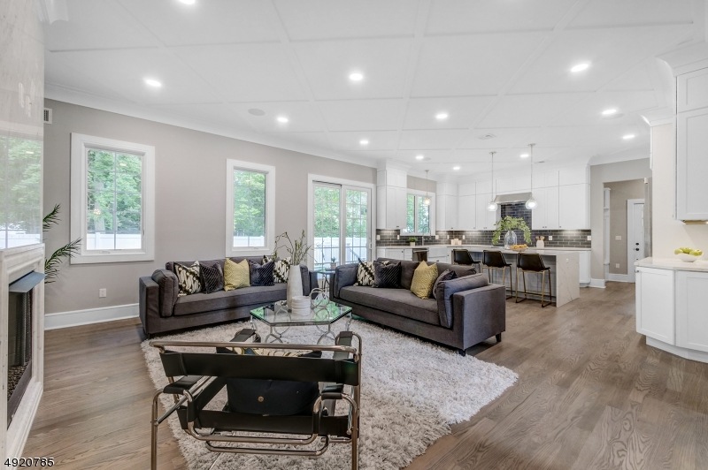 5 Avon Ave, Livingston, NJ 07039 - photo 1