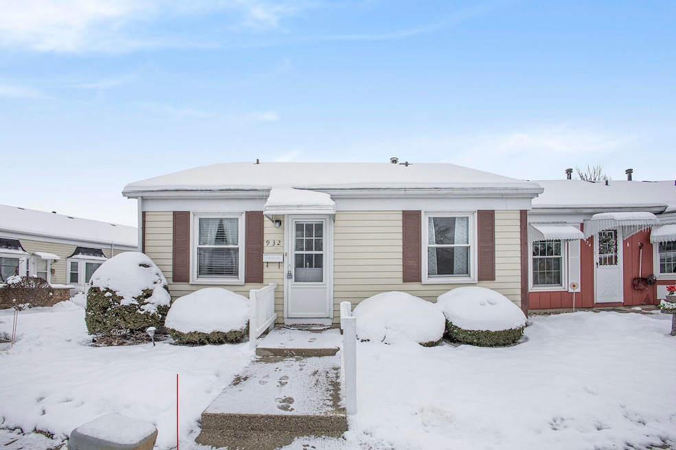 932 Village Ln unit 52, Jenison, MI 49428 - photo 1