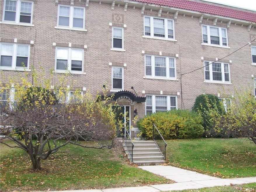 704 Farmington Ave unit C4, West Hartford, CT 06119 - photo 1
