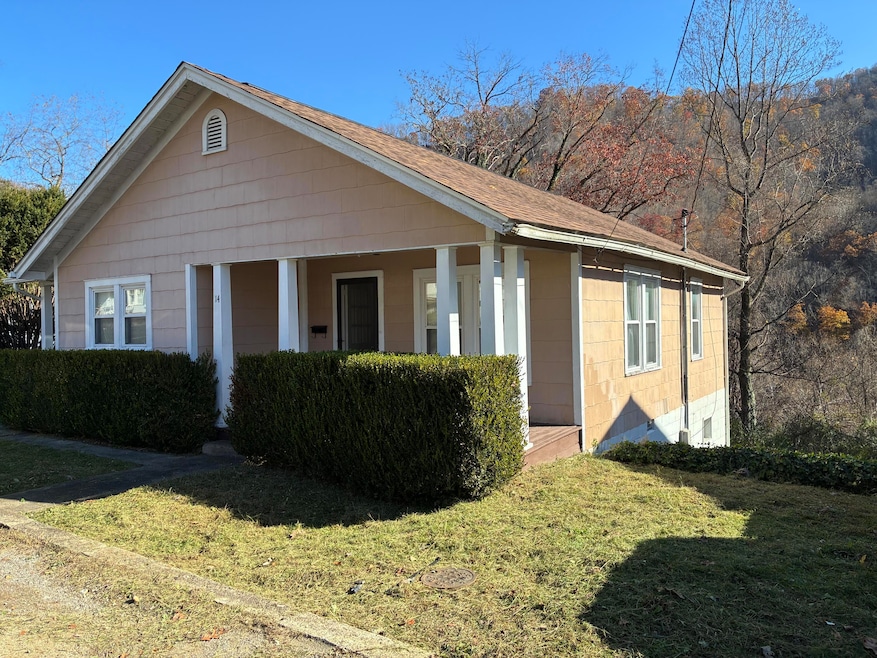 14 Thomas St, Gauley Bridge, WV 25085 - photo 1