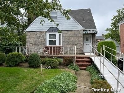 76-24 176th St, Fresh Meadows, NY 11366 - photo 1