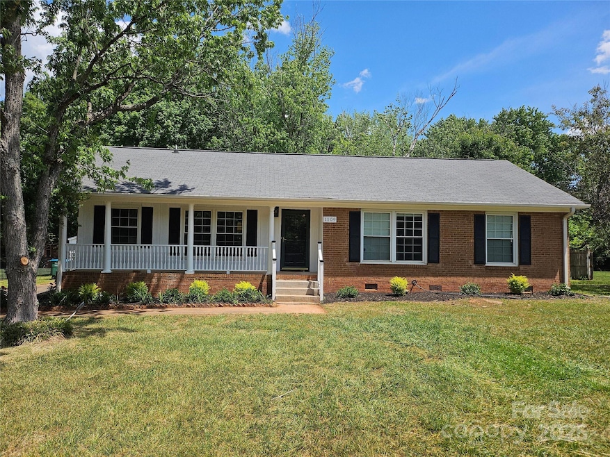 1109 Reid Harkey Rd, Matthews, NC 28105 - photo 1