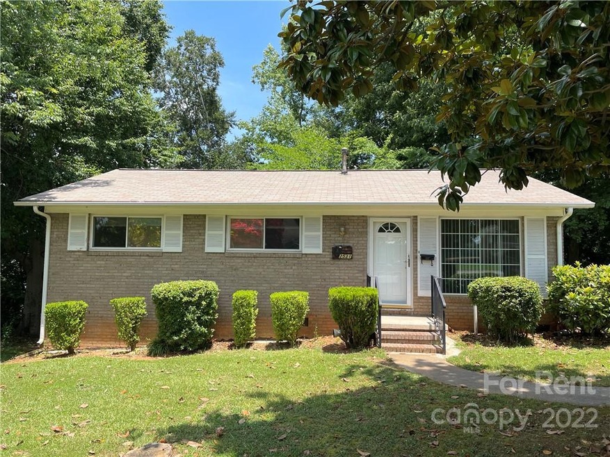 2531 Abelwood Rd, Charlotte, NC 28216 - photo 1
