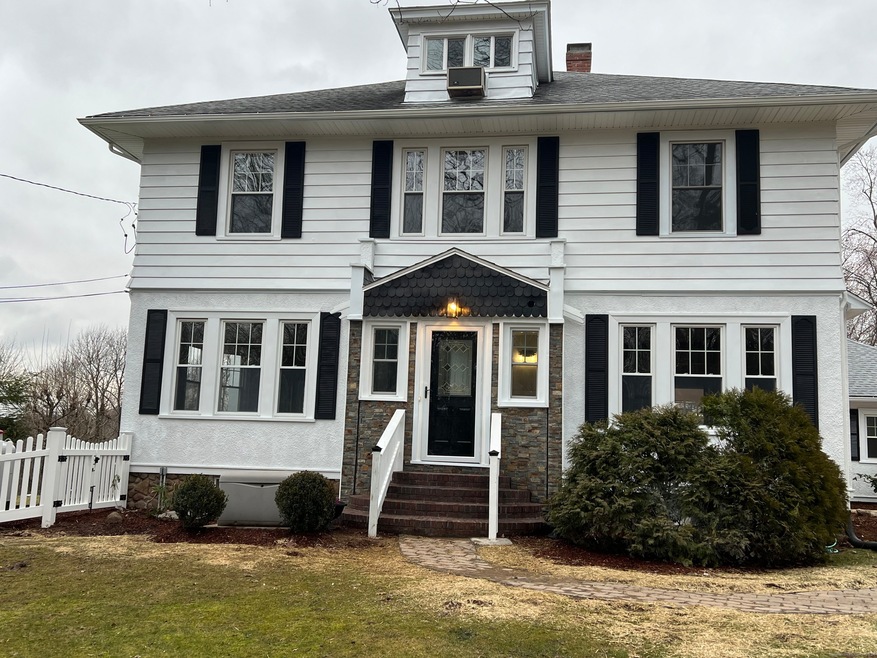 1 Gin Still Ln, West Hartford, CT 06107 - photo 1