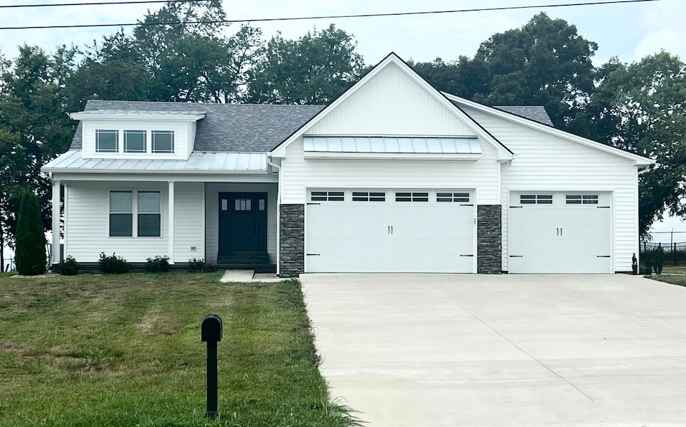 564 Harvest Ln, Harrodsburg, KY 40330 - photo 1