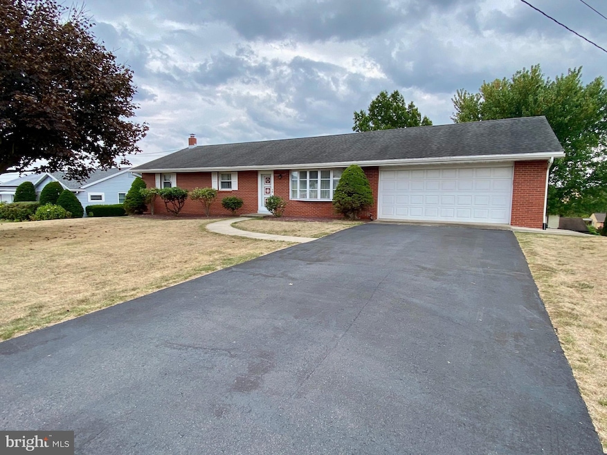 519 Florence Ave, Hamburg, PA 19526 - photo 1