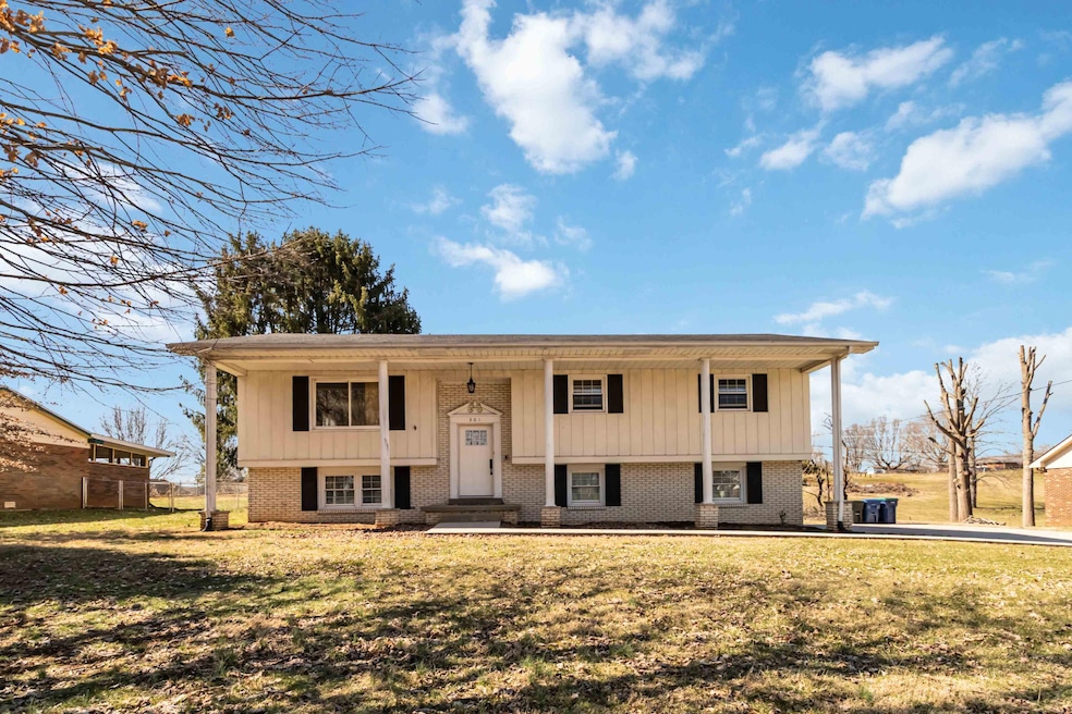 Pending $266,900 • Co-Listing Agent