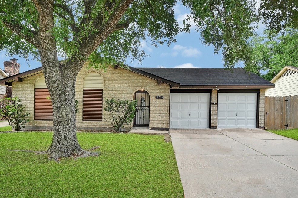10026 Kirkglen Dr, Houston, TX 77089 - photo 1