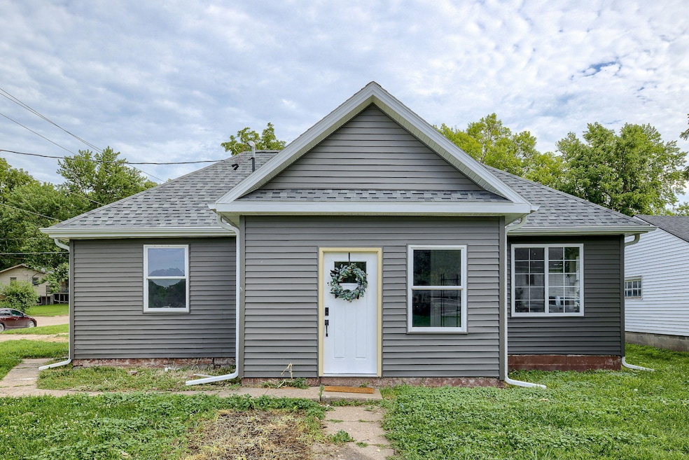 905 Page St, Shenandoah, IA 51601 - photo 1