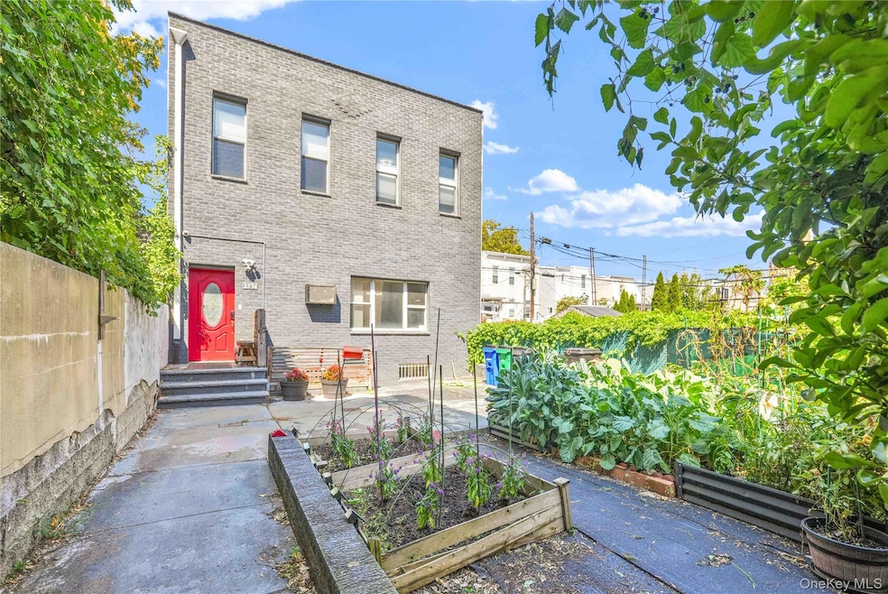 For Sale $1,298,000 • Co-Listing Agent