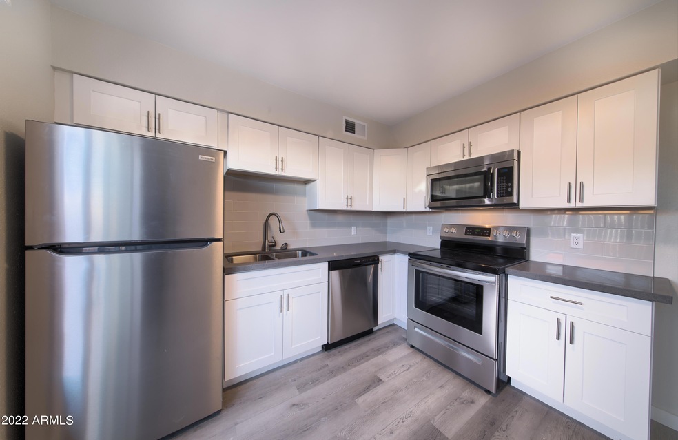 2230 E Brill St unit 4, Phoenix, AZ 85006 - photo 1