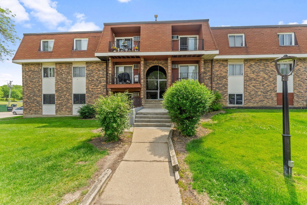 1195 Meadow Ln unit 213, Hoffman Estates, IL 60169 - photo 1