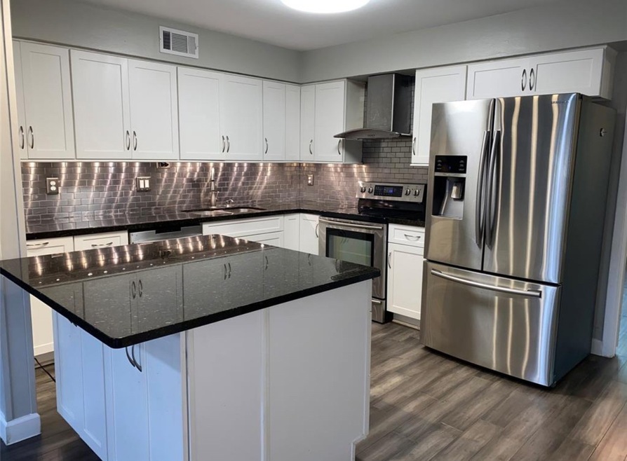 10301 Briar Forest Dr unit 37, Houston, TX 77042 - photo 1