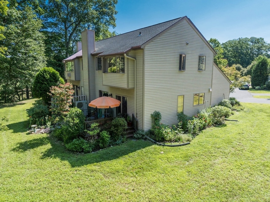 608 Fairway Village, Leeds, MA 01053 - photo 1