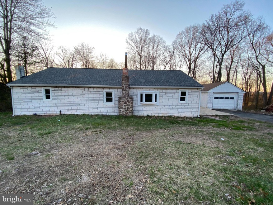 4469 N Twin Valley Rd, Morgantown, PA 19543 - photo 1