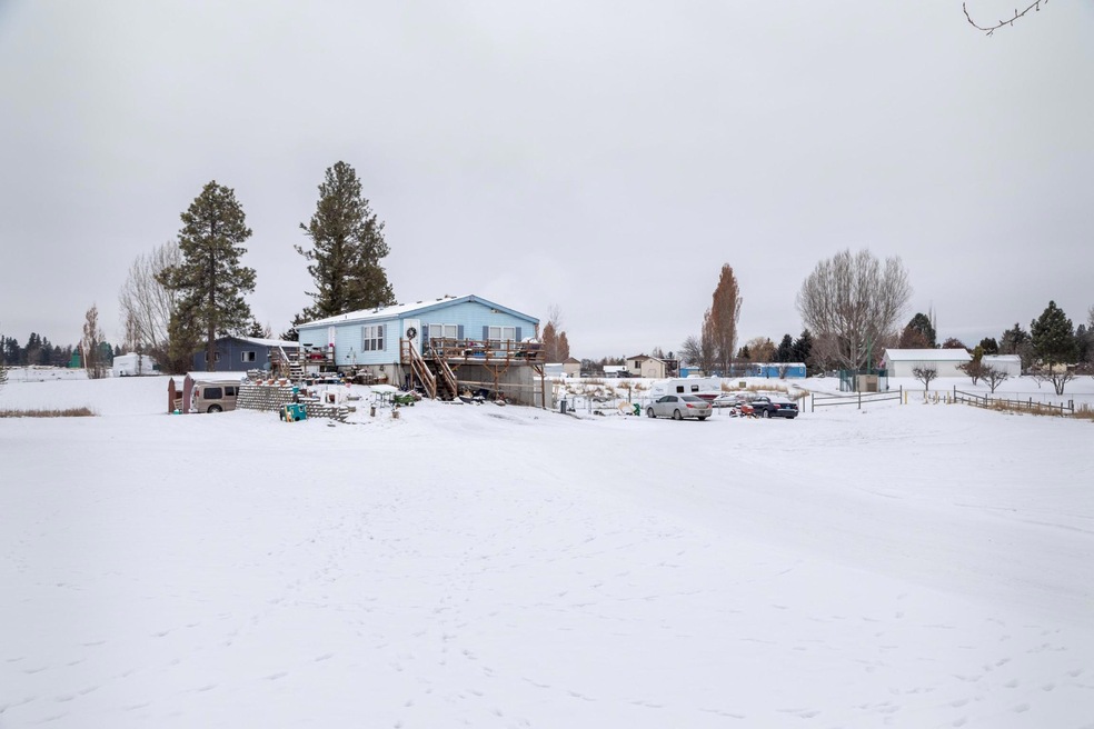 541 Cheery Lynn Rd, Kalispell, MT 59901 - photo 1