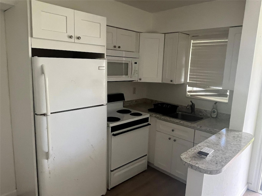 113 SE 12th Ave unit 2, Pompano Beach, FL 33060 - photo 1