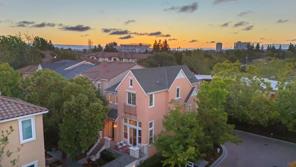 Sold $1,725,000 • Co-Listing Agent