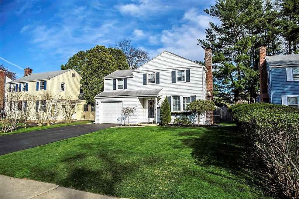 372 S Main Ave, Albany, NY 12209 - photo 1