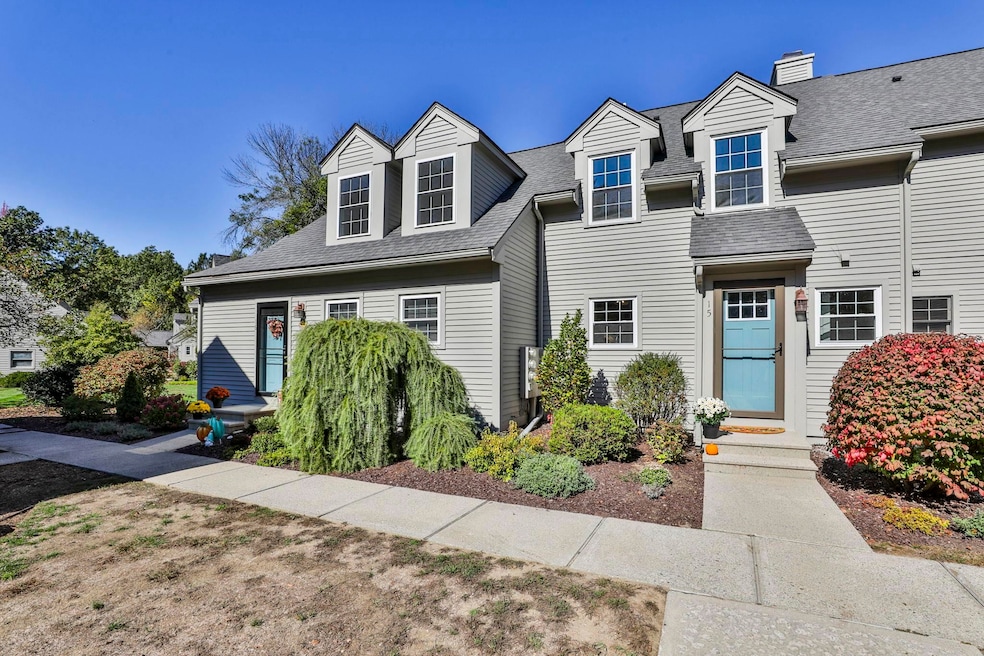 6 Veterans Rd unit 15, Amherst, NH 03031 - photo 1