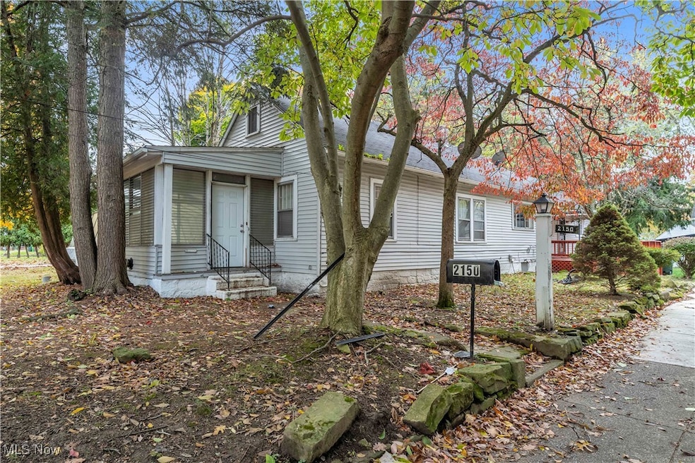 2150 Glenridge Rd, Euclid, OH 44117 - photo 1