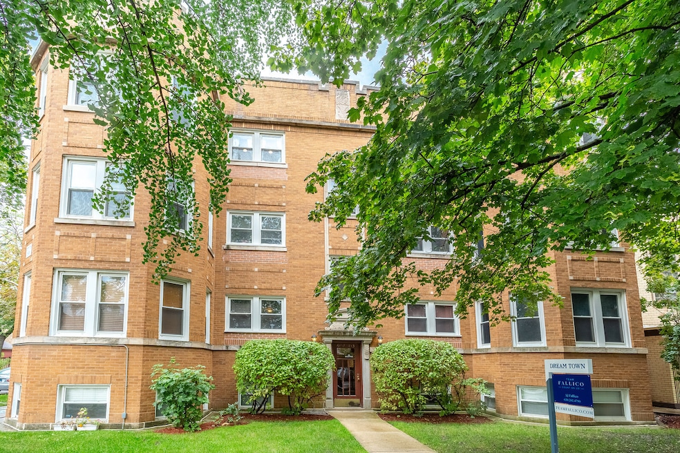 6157 N Richmond St unit 3N, Chicago, IL 60659 - photo 1