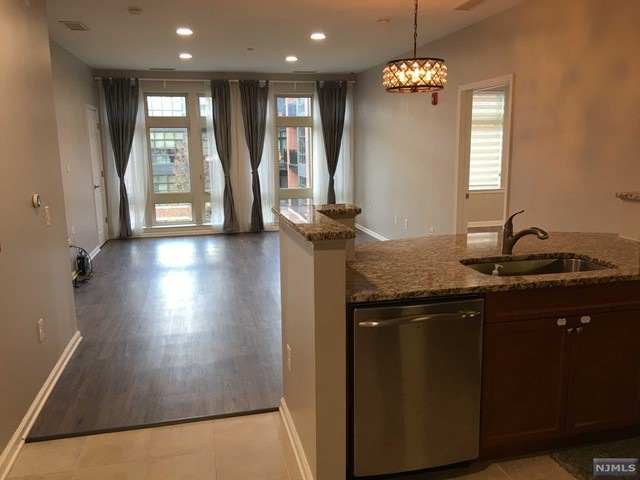 3302 Riverview Ave, Englewood, NJ 07631 - photo 1