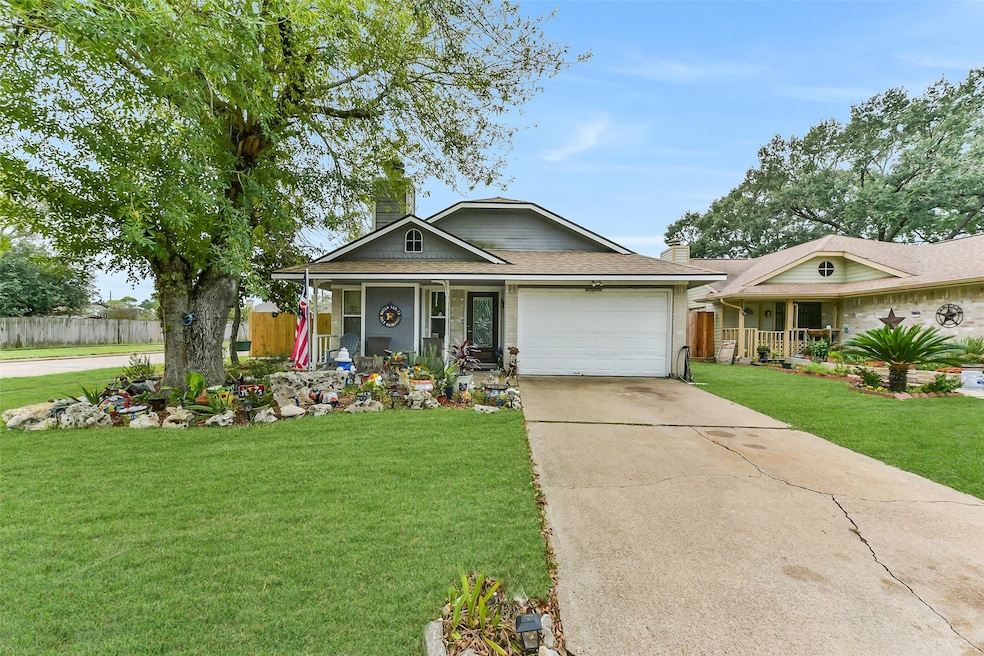 13703 Vickston Ln, Houston, TX 77014 - photo 1