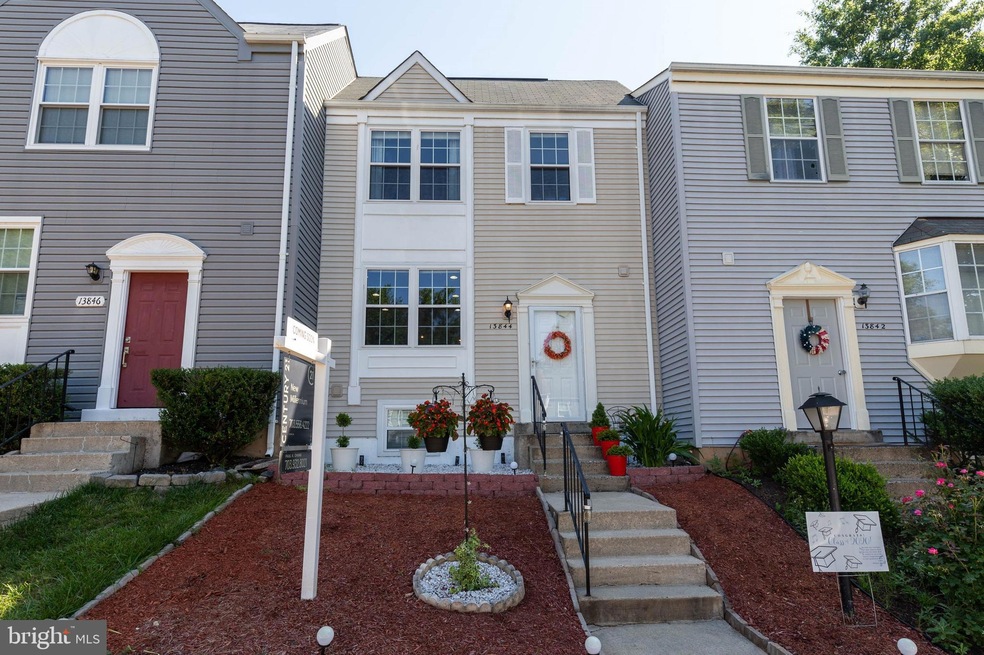 13844 Laura Ratcliff Ct, Centreville, VA 20121 - photo 1