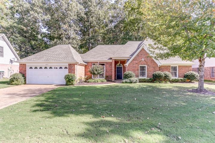 Located on a quiet cove lot, this pristine four be
