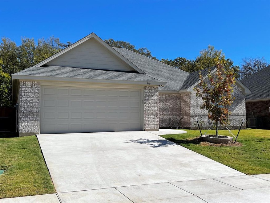 219 Clover Cir, Weatherford, TX 76086 - photo 1