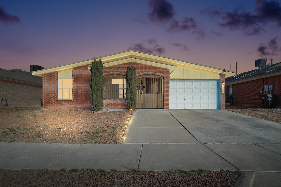 436 Katherine Dr, Horizon City, TX 79928 - photo 1