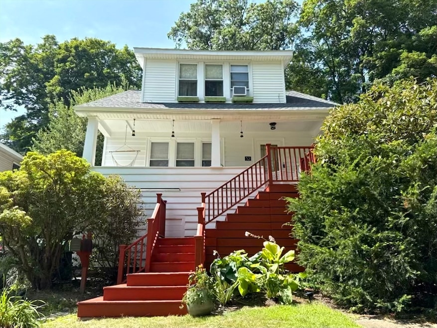 32 Hadwen Ln, Worcester, MA 01602 - photo 1