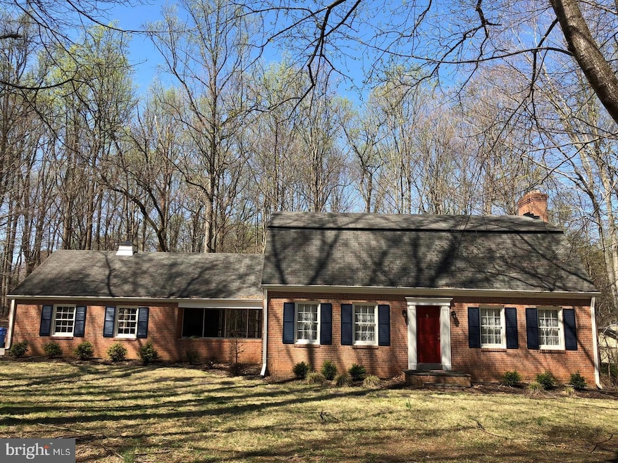 8512 Horseshoe Ln, Potomac, MD 20854 - photo 1