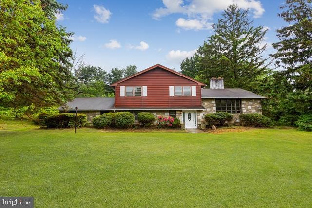 31 Buttonwood Ln, Doylestown, PA 18901 - photo 1