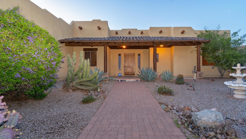 918 E Frontier St-6