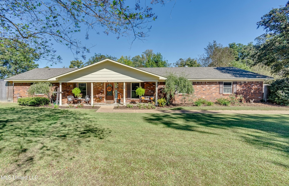 105 Center St, Flora, MS 39071 - photo 1