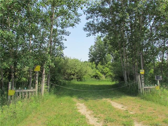 Seller entrance area to the 76 acres