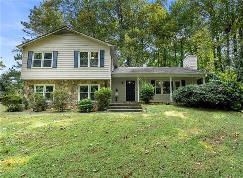 1374 Barrier Rd, Marietta, GA 30066 - photo 1