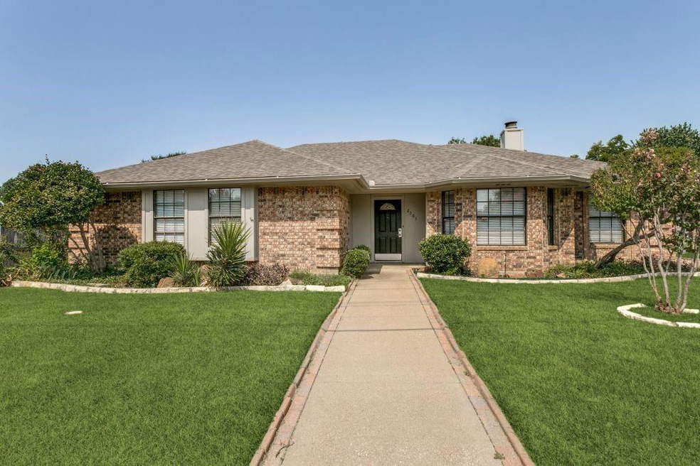 2505 Barr Dr, Bedford, TX 76021 - photo 1