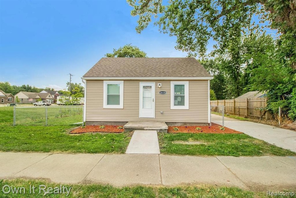 Welcome Home!!! The exterior photos are enhanced due to weather conditions.